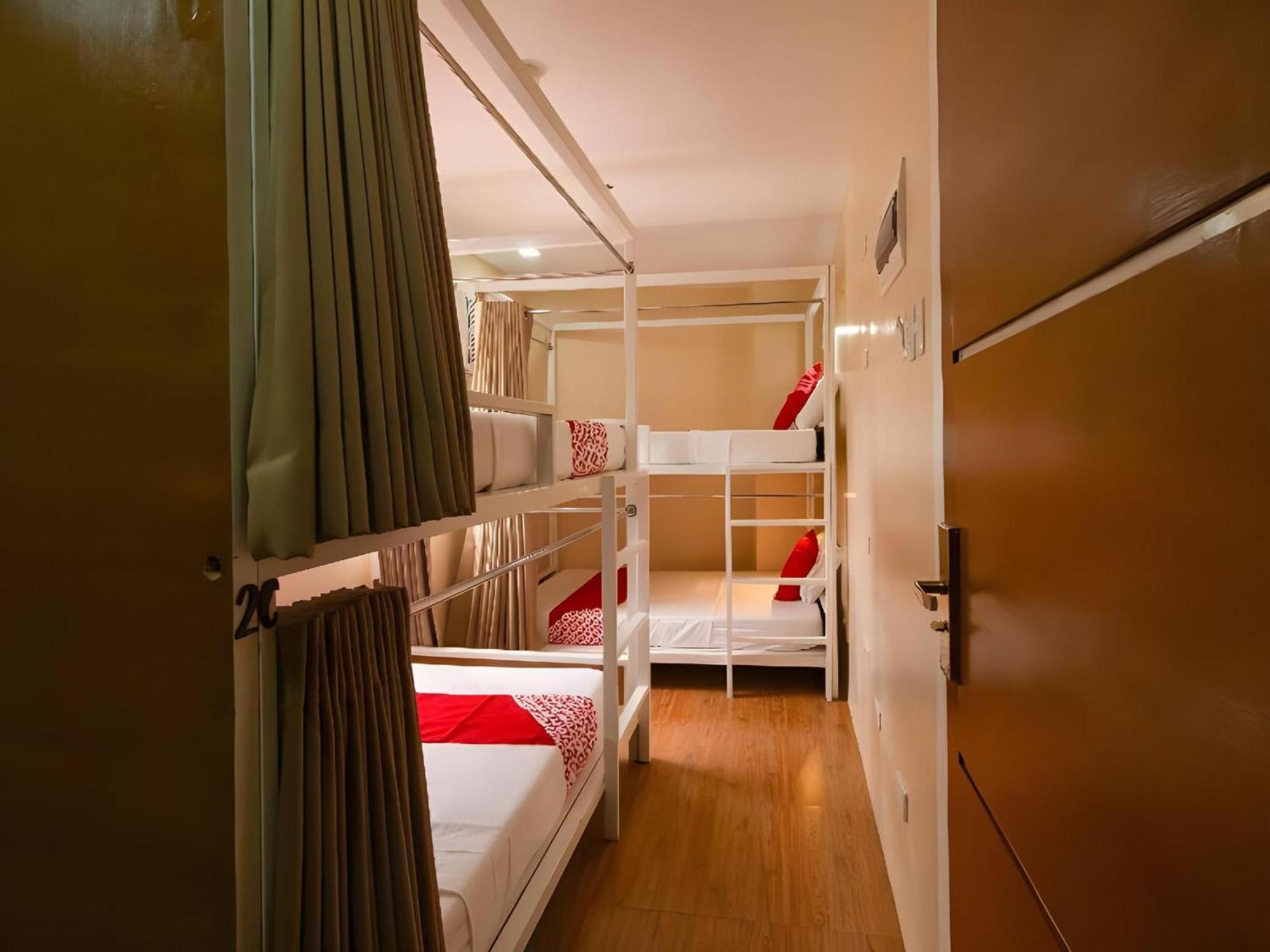 Super Oyo 832 The Teepee Place Hostel & Residence Inn سيبو المظهر الخارجي الصورة
