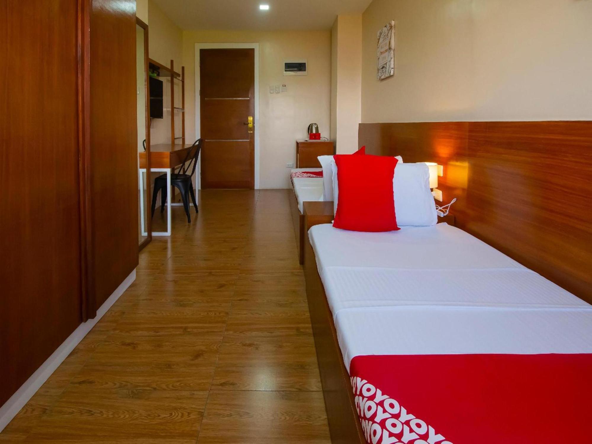 Super Oyo 832 The Teepee Place Hostel & Residence Inn سيبو المظهر الخارجي الصورة