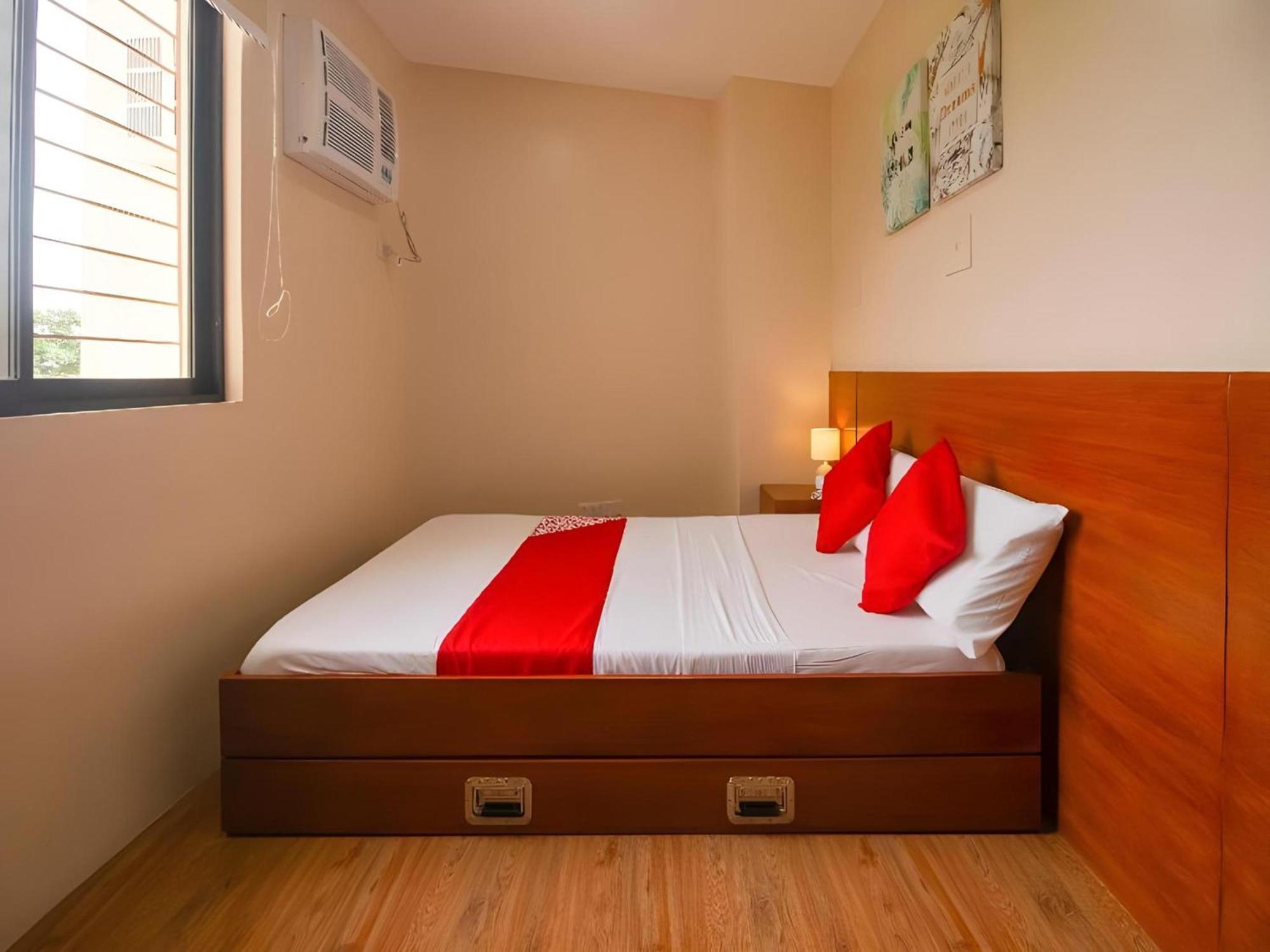 Super Oyo 832 The Teepee Place Hostel & Residence Inn سيبو المظهر الخارجي الصورة