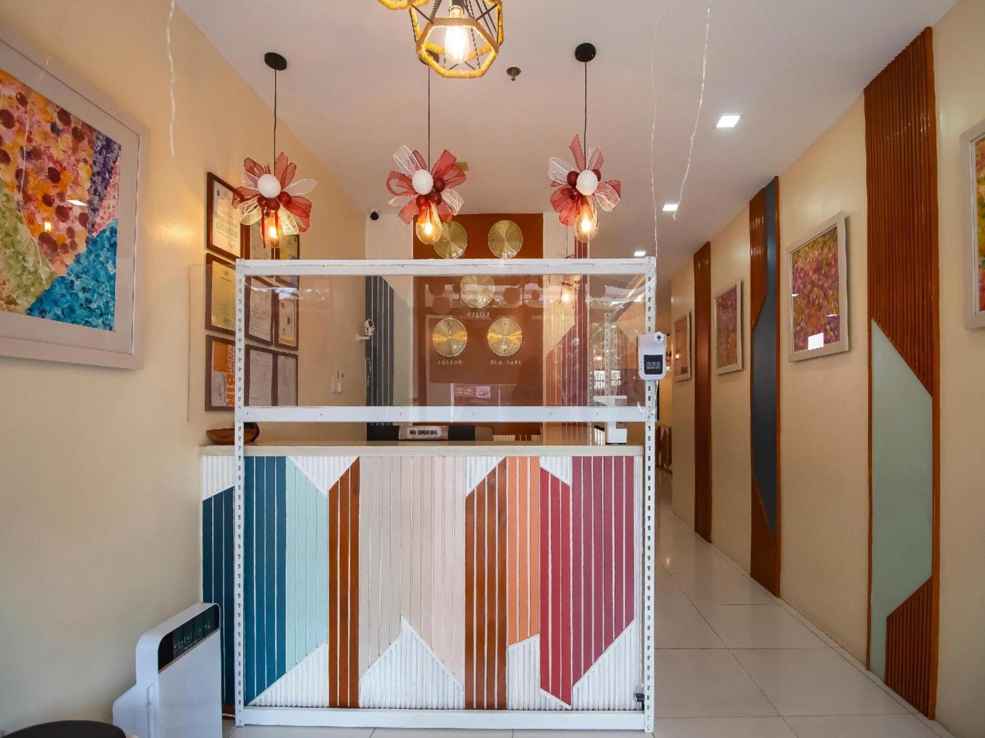 Super Oyo 832 The Teepee Place Hostel & Residence Inn سيبو المظهر الخارجي الصورة