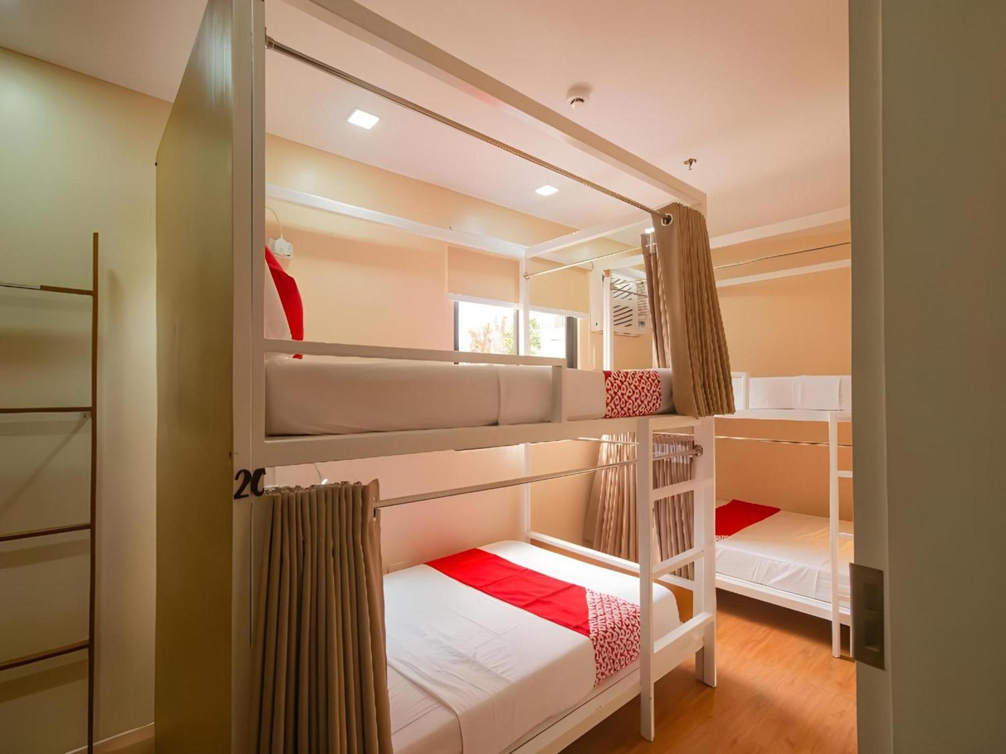 Super Oyo 832 The Teepee Place Hostel & Residence Inn سيبو المظهر الخارجي الصورة