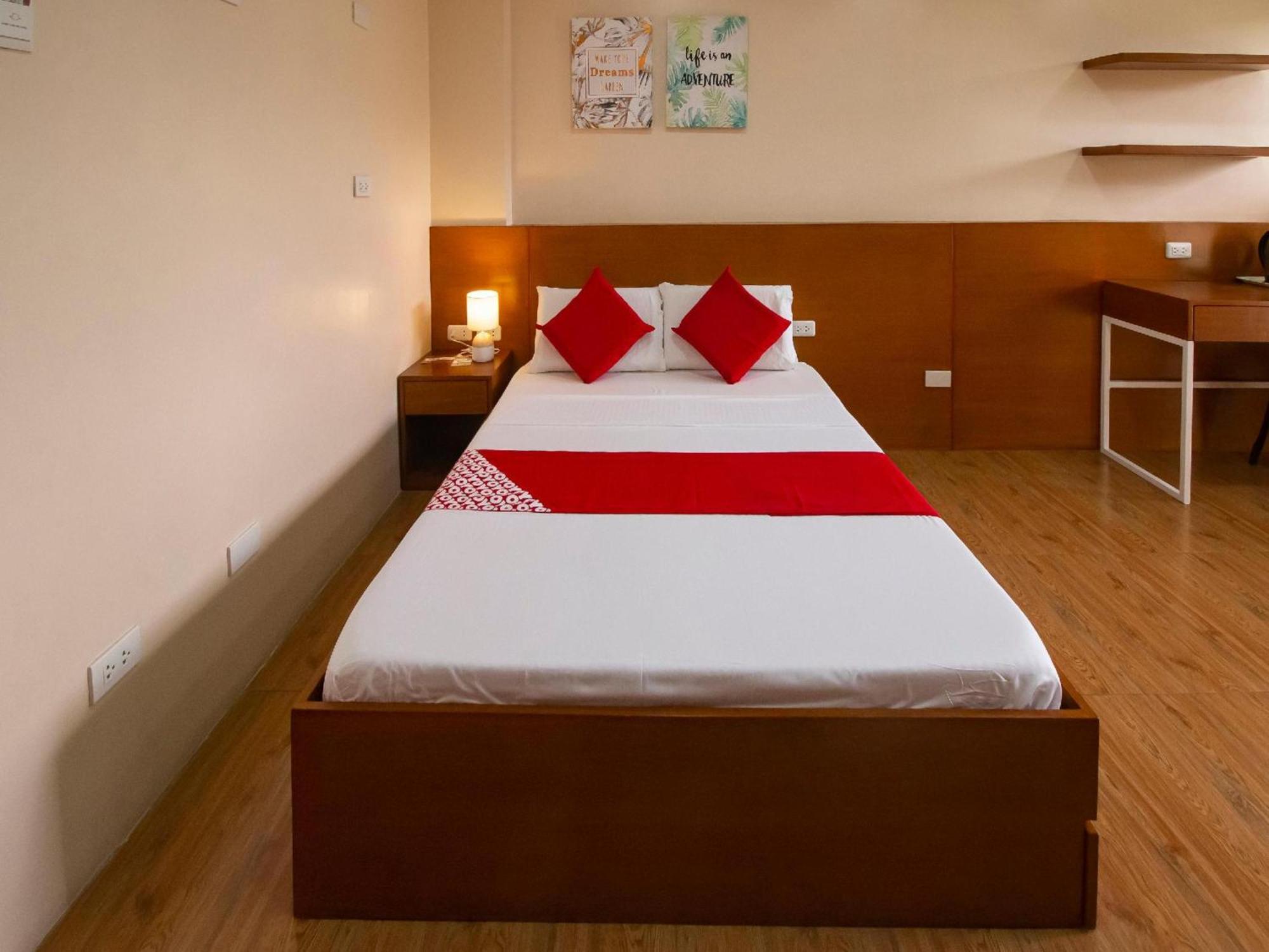 Super Oyo 832 The Teepee Place Hostel & Residence Inn سيبو المظهر الخارجي الصورة
