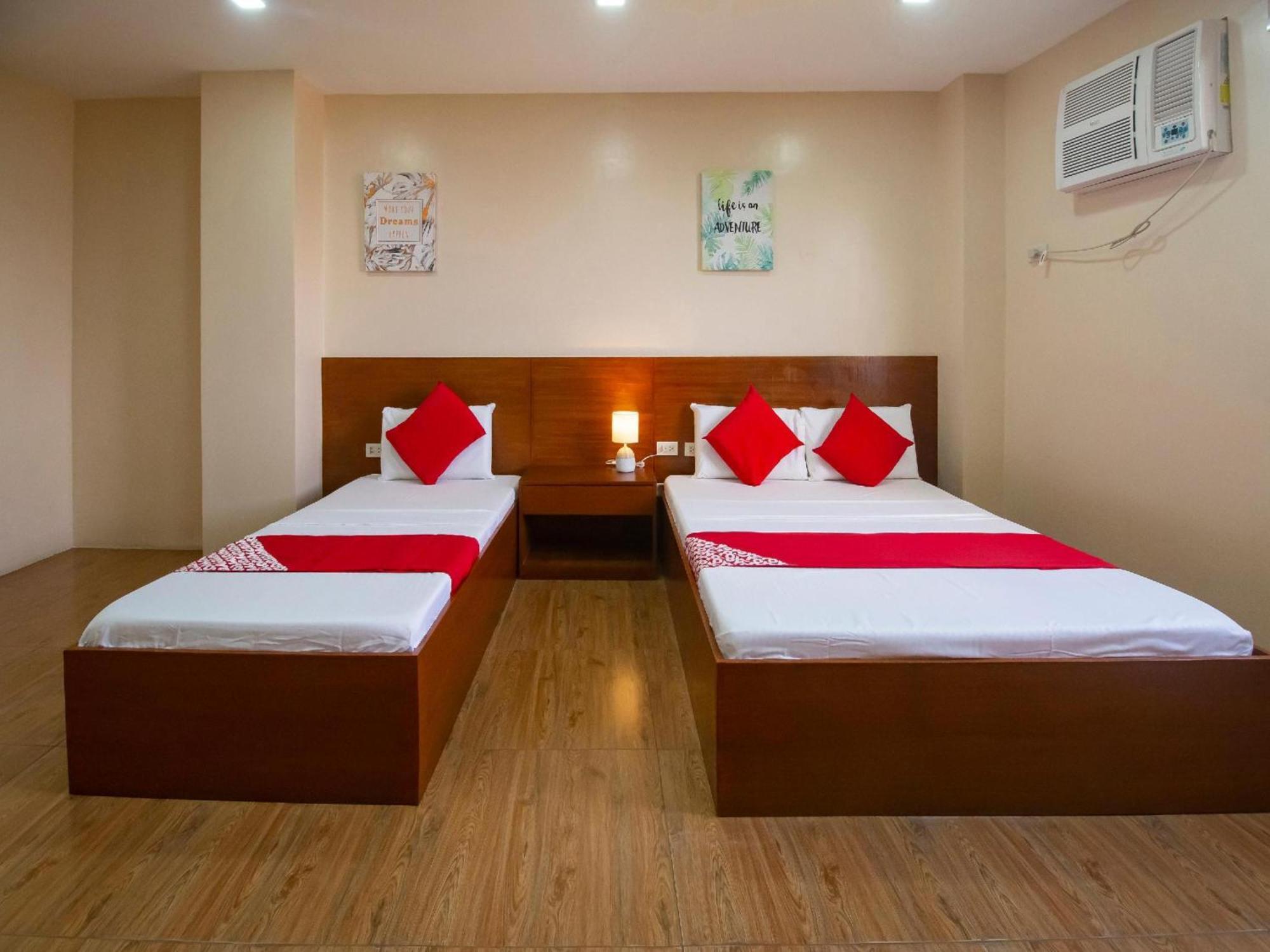 Super Oyo 832 The Teepee Place Hostel & Residence Inn سيبو المظهر الخارجي الصورة