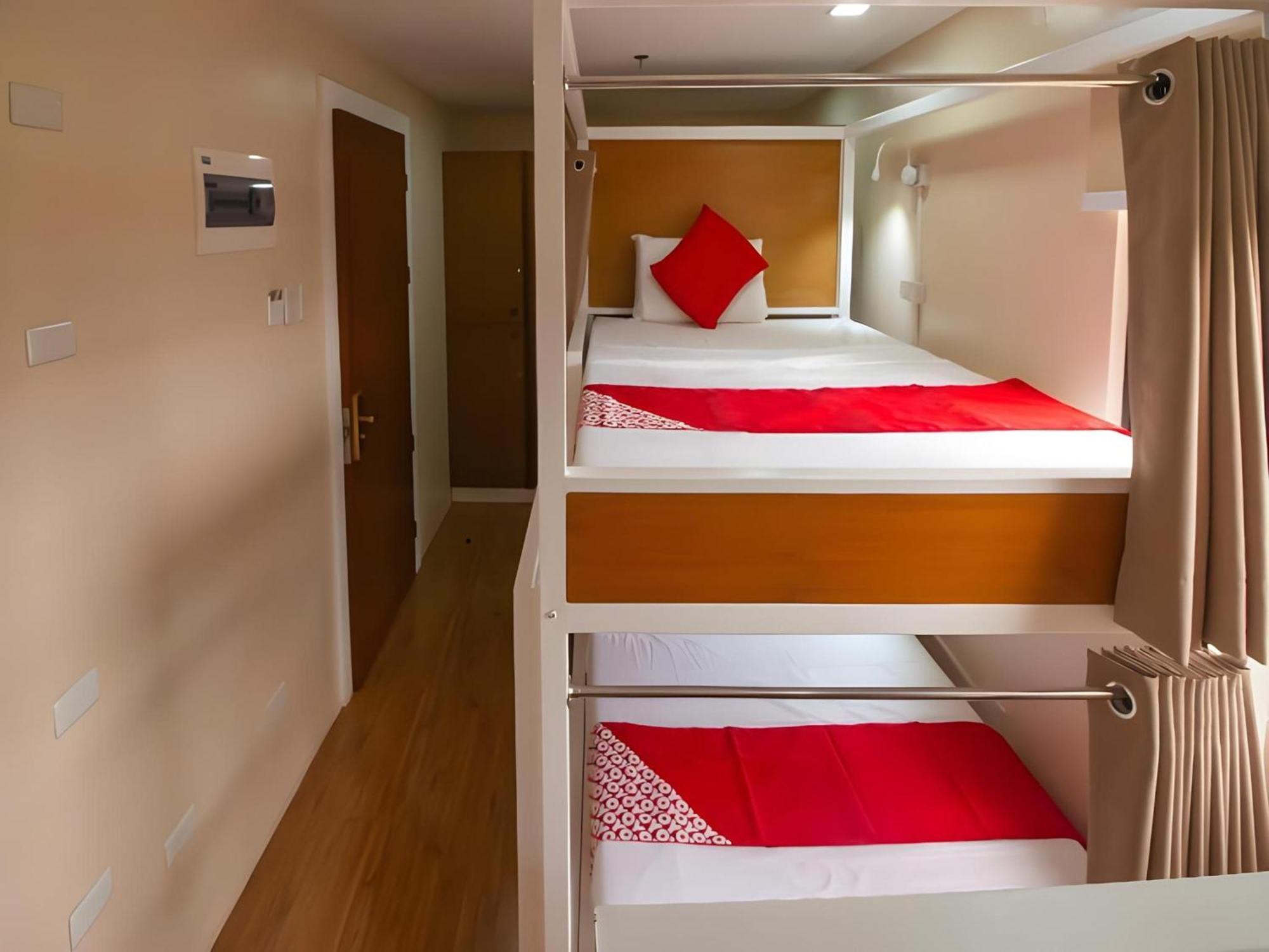 Super Oyo 832 The Teepee Place Hostel & Residence Inn سيبو المظهر الخارجي الصورة