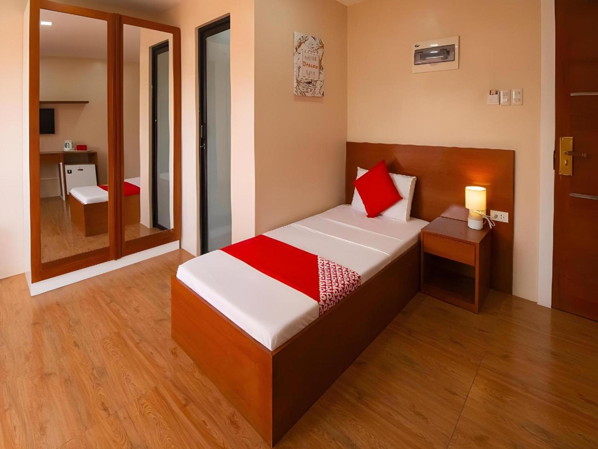 Super Oyo 832 The Teepee Place Hostel & Residence Inn سيبو المظهر الخارجي الصورة