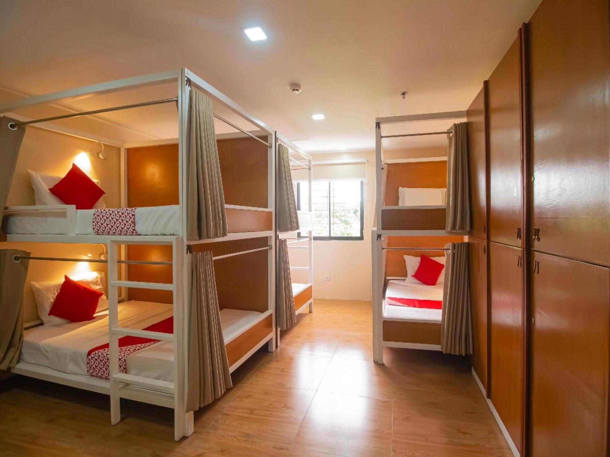 Super Oyo 832 The Teepee Place Hostel & Residence Inn سيبو المظهر الخارجي الصورة